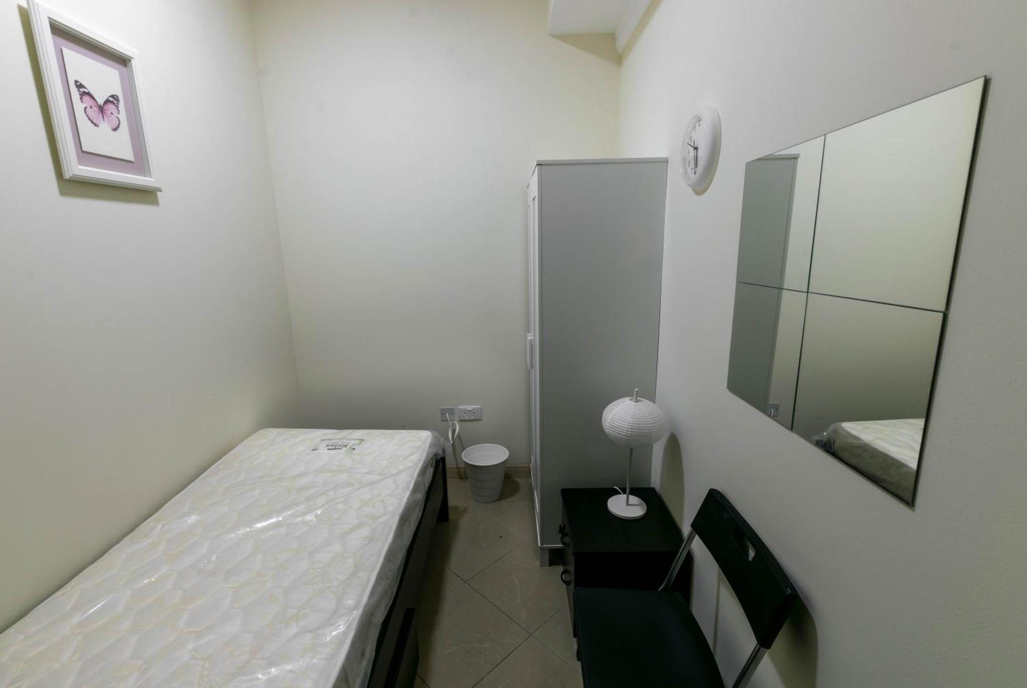 Small Budget Rooms For 'Girls' Only In Dubai, Marina Exteriör bild