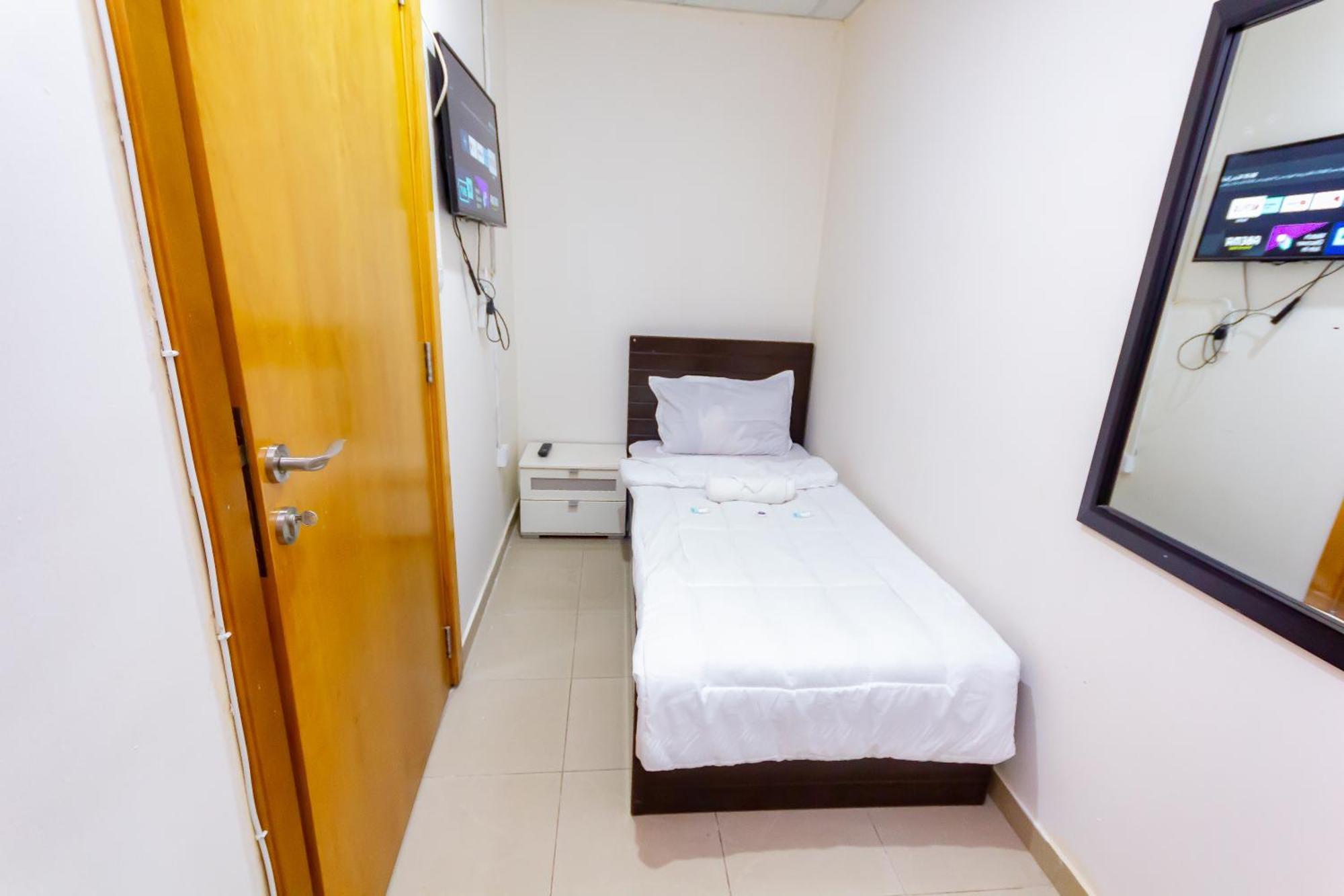 Small Budget Rooms For 'Girls' Only In Dubai, Marina Exteriör bild