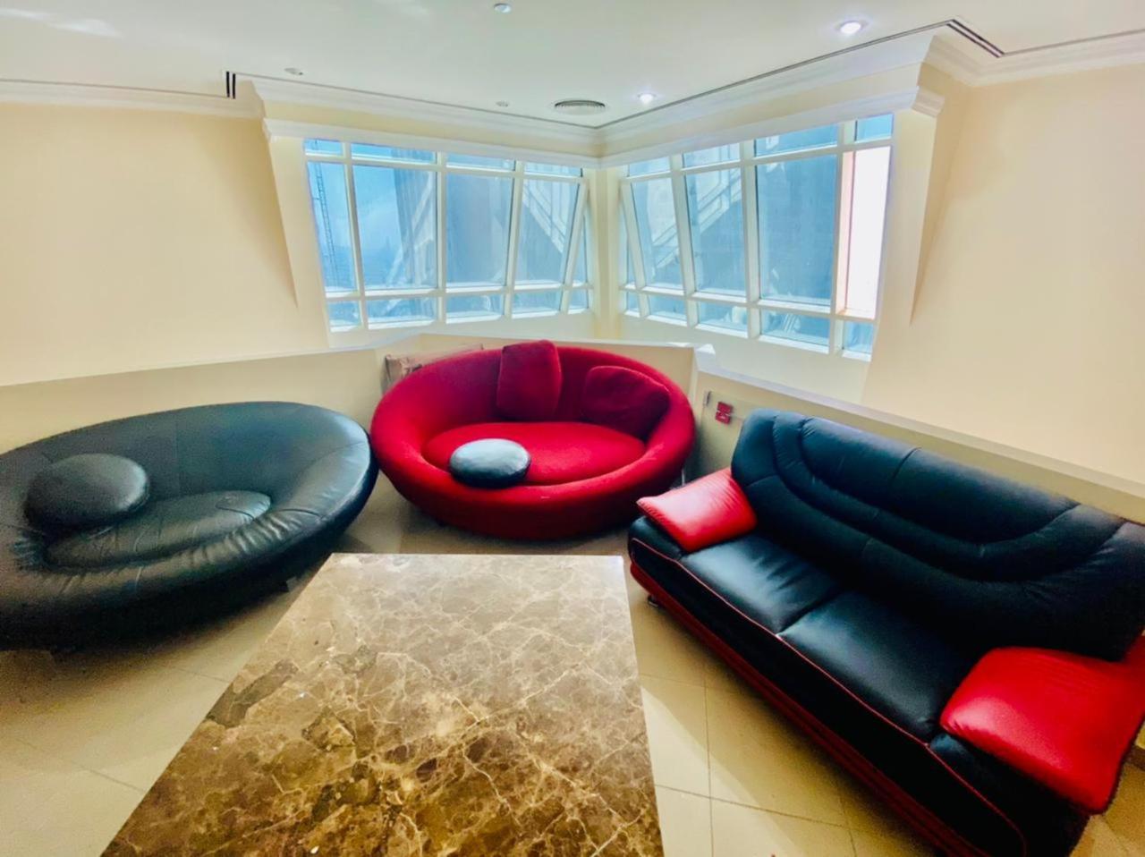 Small Budget Rooms For 'Girls' Only In Dubai, Marina Exteriör bild